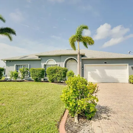 Modern Home With Patio And Grill In Cape Coral!